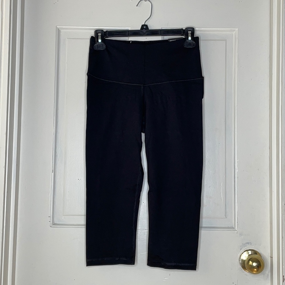 Victoria’s Secret Sport Knockout Cropped Leggings